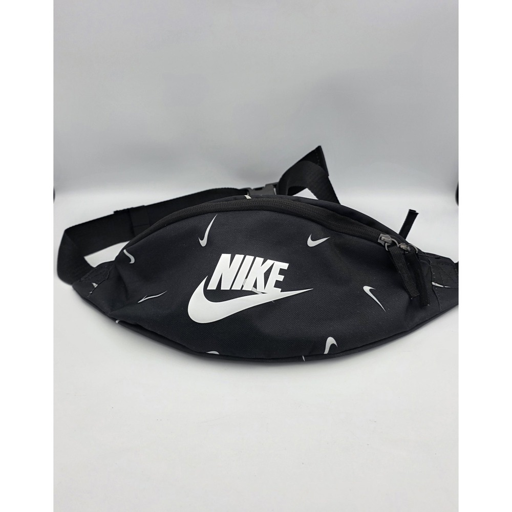 Nike Waist Pack Fanny Pack One Size Black White Hip Bag Adjustable Swoosh